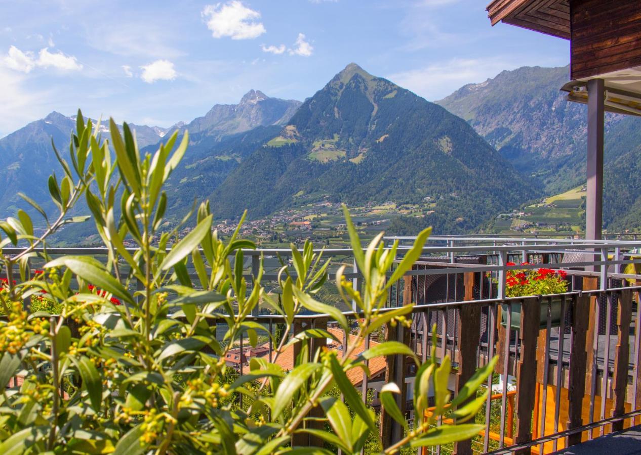 Schenna Garni Eden Bed & Breakfast Екстер'єр фото