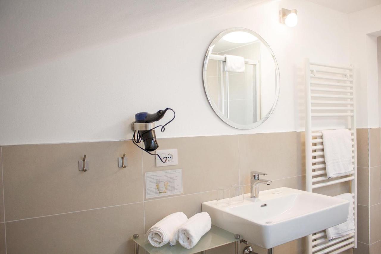 Schenna Garni Eden Bed & Breakfast Екстер'єр фото