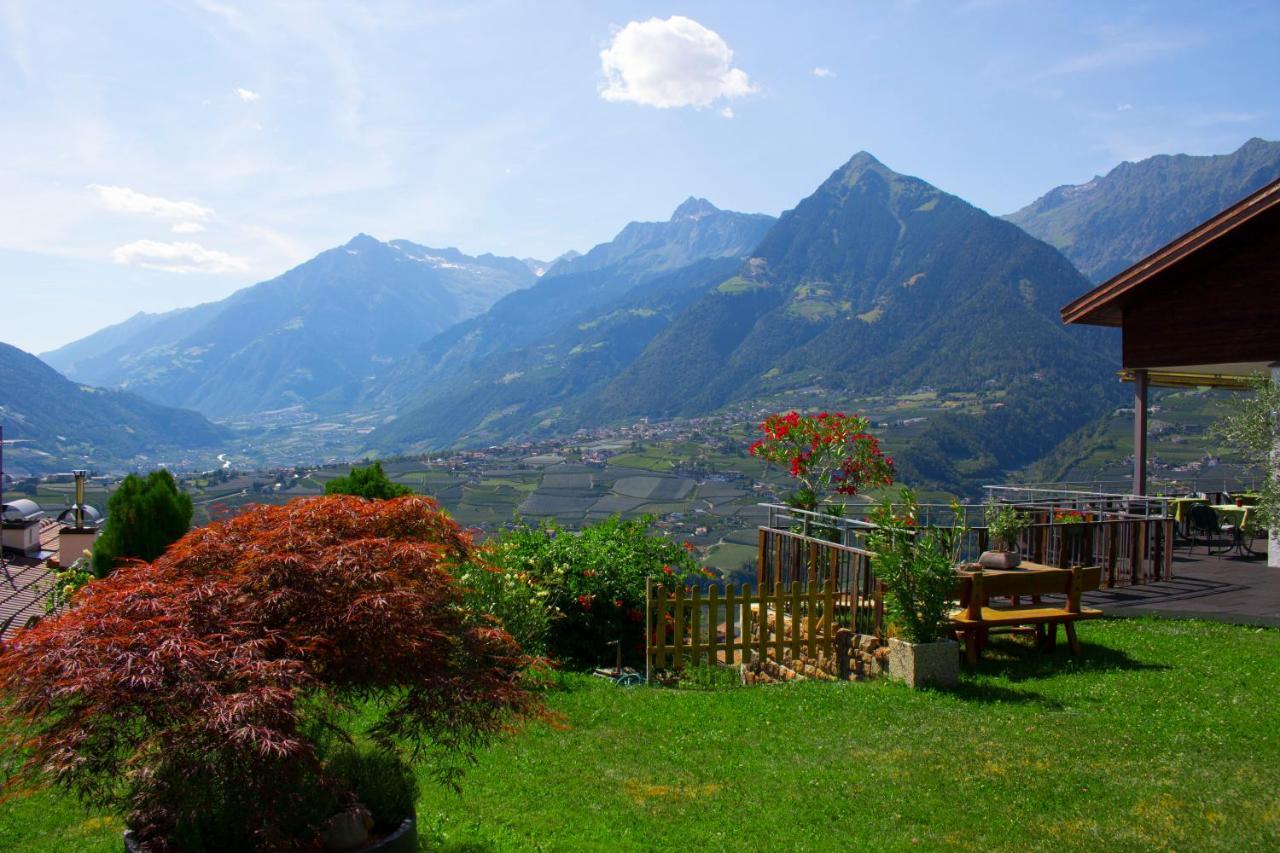 Schenna Garni Eden Bed & Breakfast Екстер'єр фото